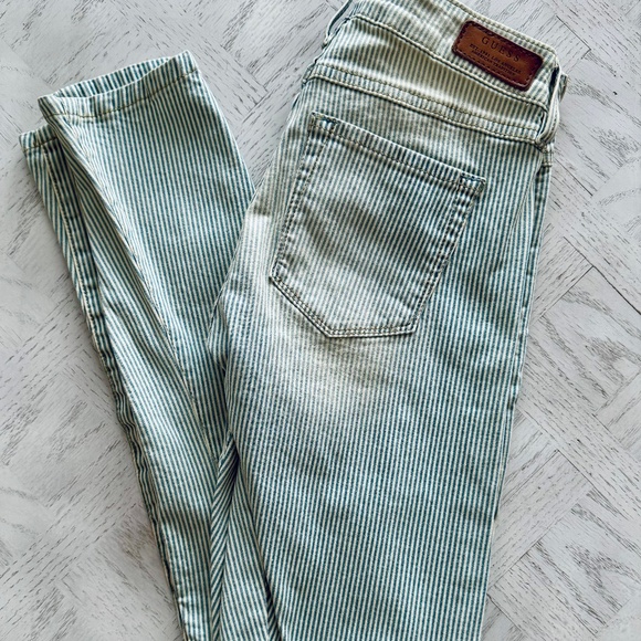 Guess Brittney Mid-Rise Skinny Striped Jeans Brand new with tags! - Picture 5 of 7